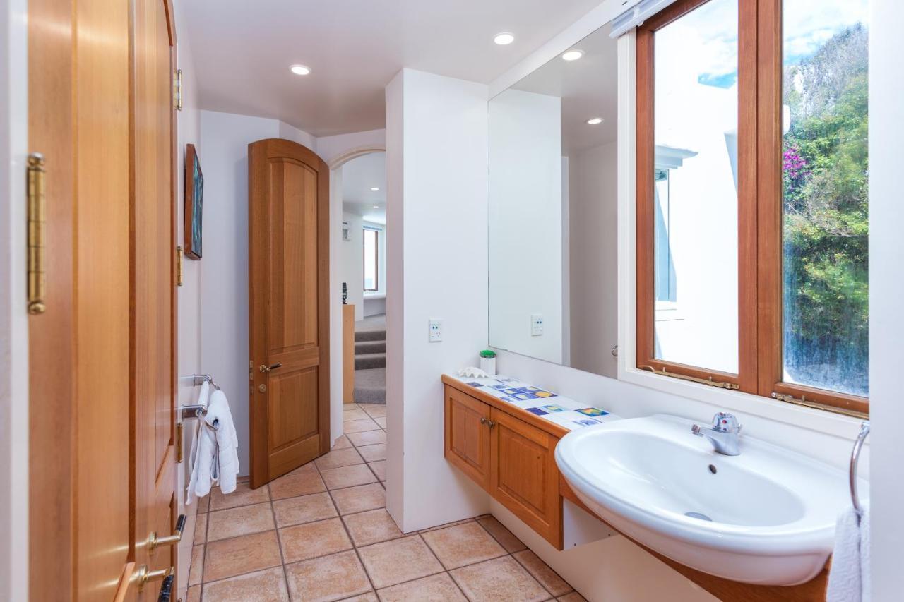 Naxos - Med Style Castle, Ocean Views From Every Room! Bowentown ภายนอก รูปภาพ